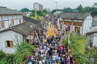 记者：拜仁是吉拉西夏天的一个选择，但他不愿成为凯恩替补